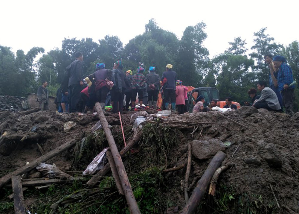 Un glissement de terrain fait 24 morts en Chine