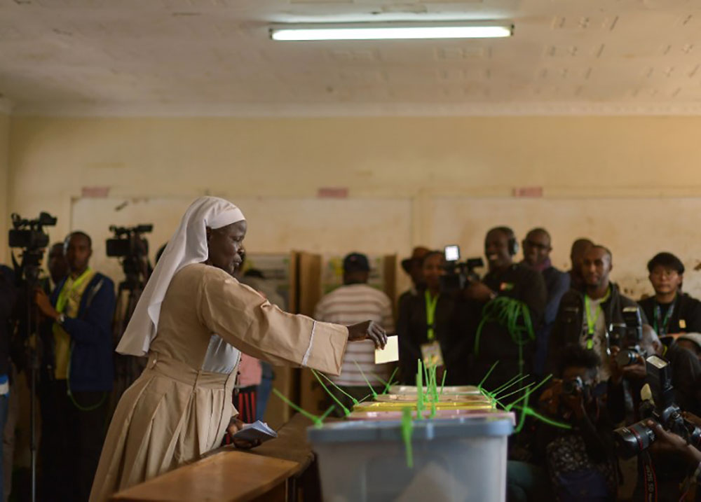 Les Kényans se pressent aux urnes pour des élections très serrées