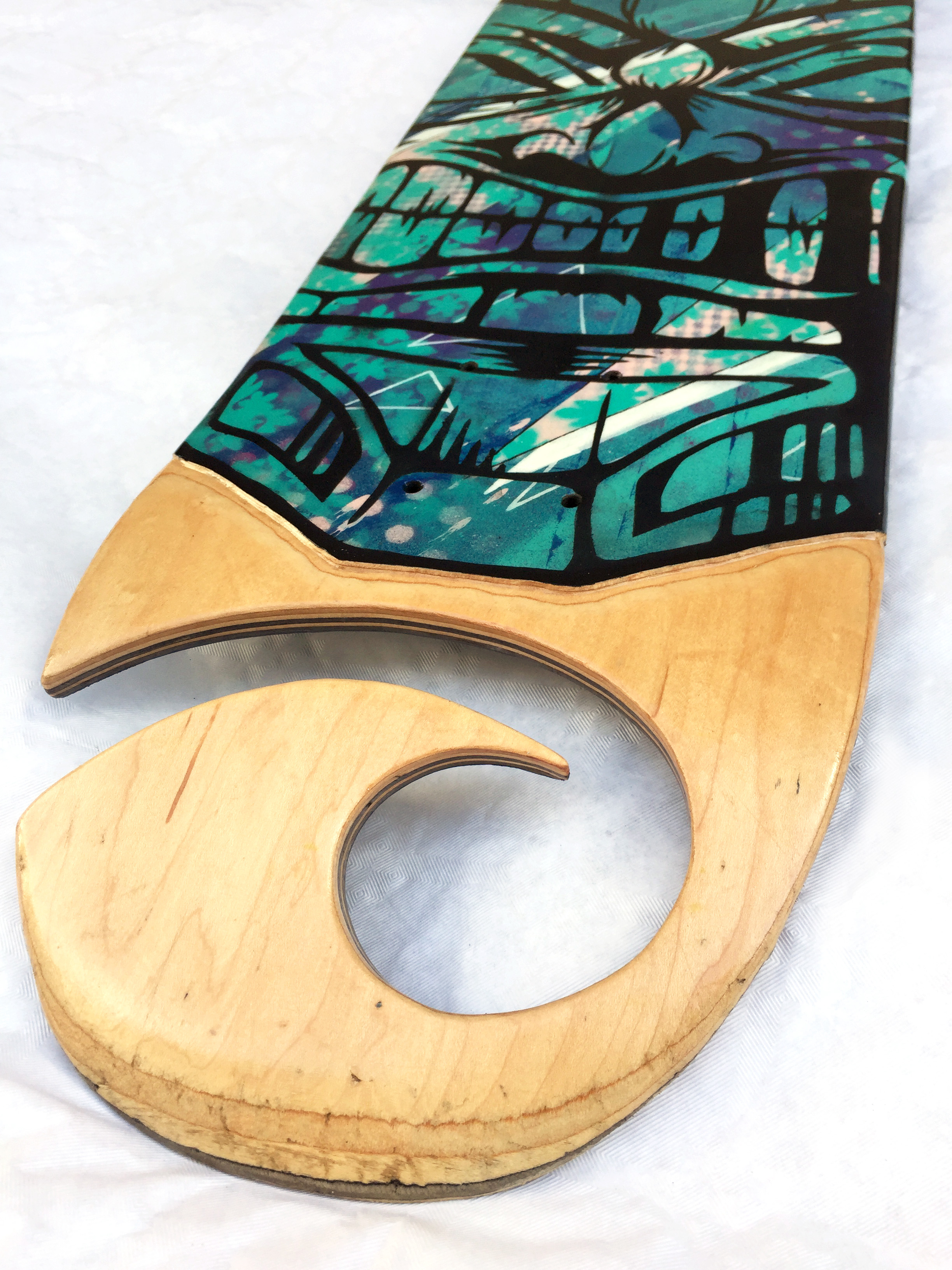 Cronos utilise le skateboard comme support artistique.