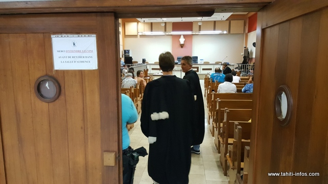 Elle le quitte, il la plante au couteau : 6 ans ferme