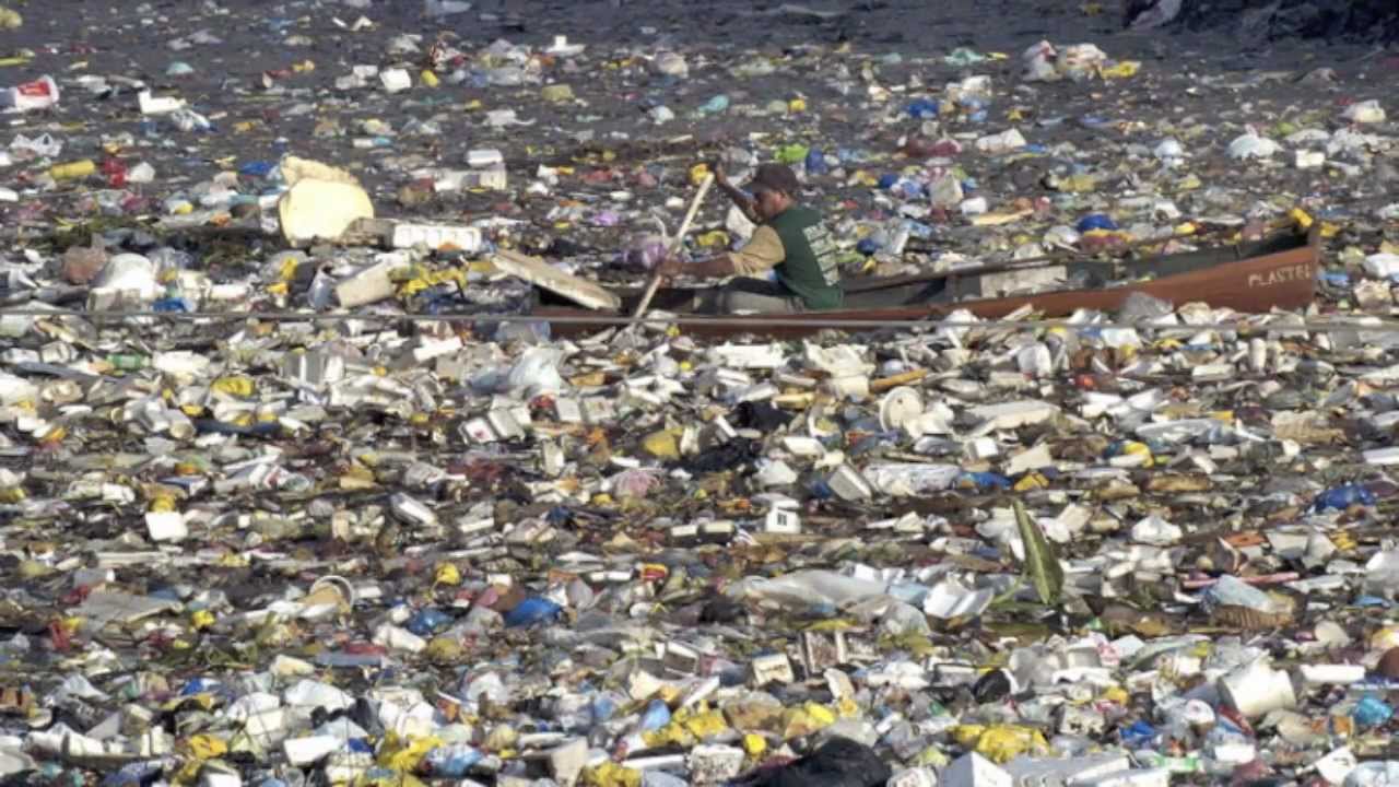 Page enfant : La production de plastique s’accélère et atteint des sommets