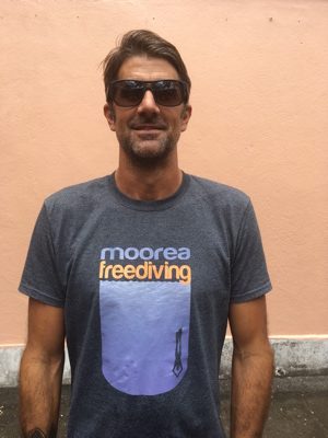 Denis souhaite développer l'apnée en Polynésie