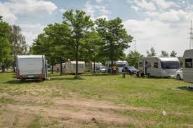 Ouverture du procès d'une famille accusée d'envoyer ses enfants détrousser les touristes