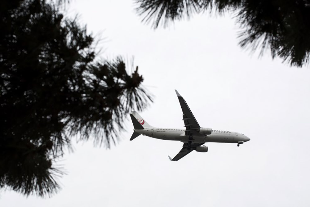 Un avion de JAL atterrit en urgence, problème de moteur