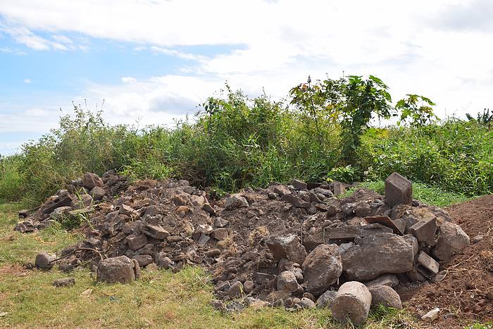 Le nettoyage des espaces longeant la piste nécessitera l’évacuation des gravats.
