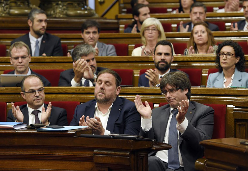 Espagne : le parlement catalan déclenche le duel avec Madrid