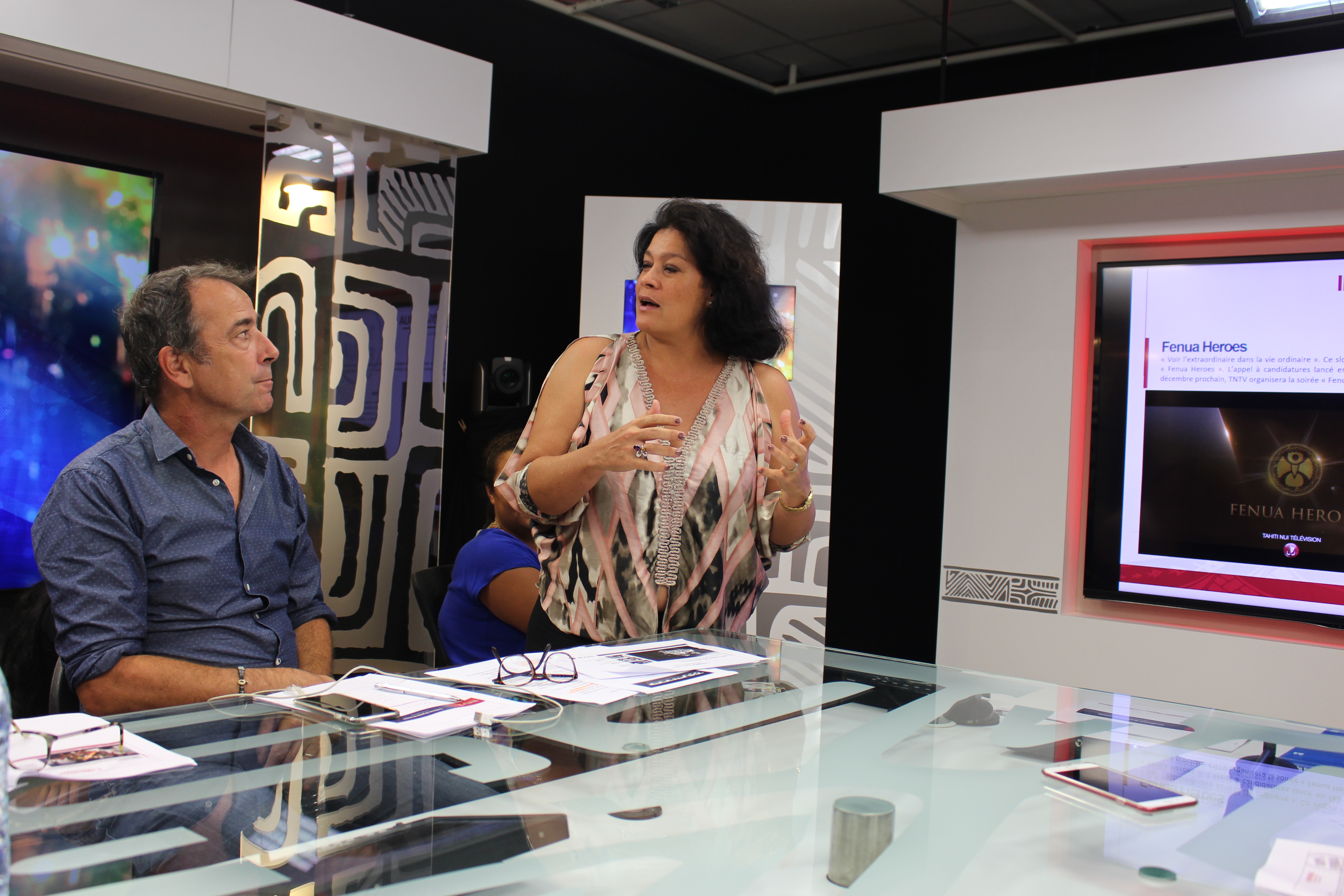 Bertrand Parent, rédacteur en chef de TNTV et Mateata Maamaatuaiahutapu directrice générale ont présenté les nouveautés.