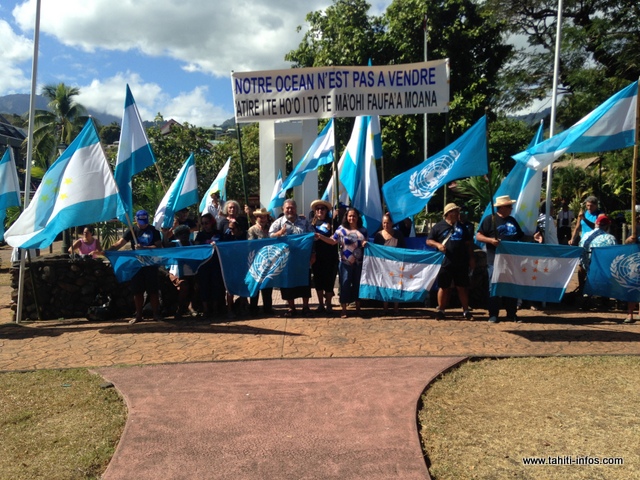 Manifestation pacifique du Tāvini pour protéger nos ressources maritimes