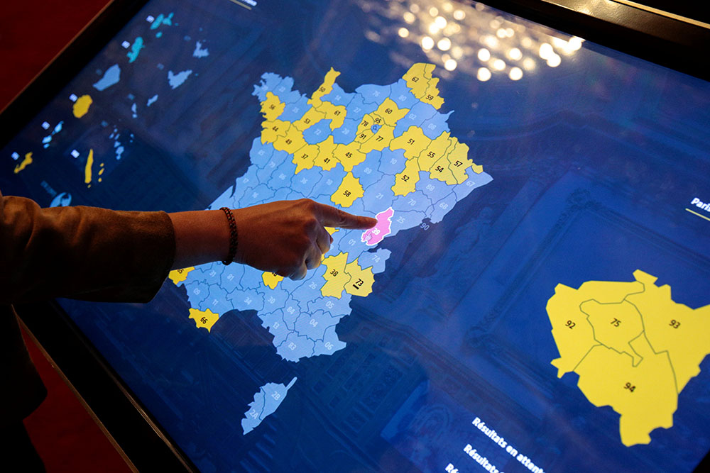 Sénatoriales: la droite renforcée, Macron et La République en marche tenus en échec