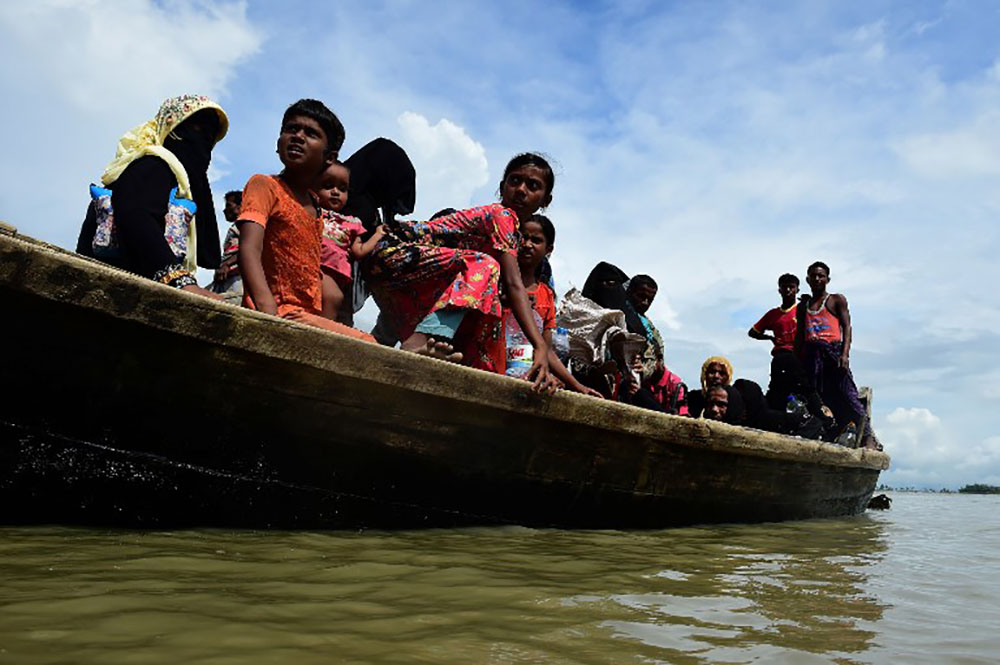 Bangladesh: au moins 14 morts dans le naufrage d'une embarcation de Rohingyas