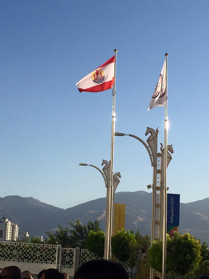 Le drapeau Polynésien flotte au Turkmenistan