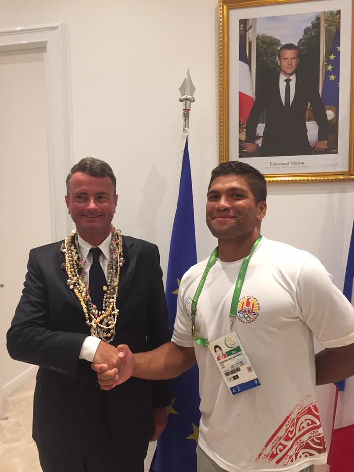 Avec l'ambassadeur de France