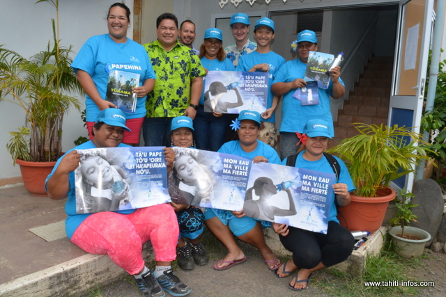 Pour informer au mieux les administrés, des ambassadeurs de l'eau sillonnent les quartiers de Mahina.
