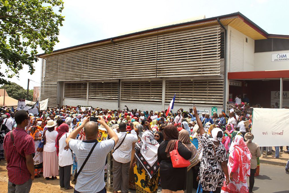 Hôpital: Buzyn défend la qualité des soins à Mayotte