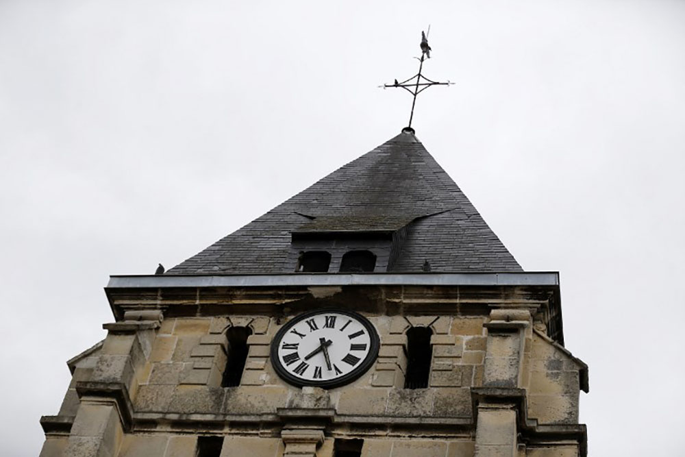 Nantes: un déséquilibré armé interpellé après avoir menacé un prêtre dans une église