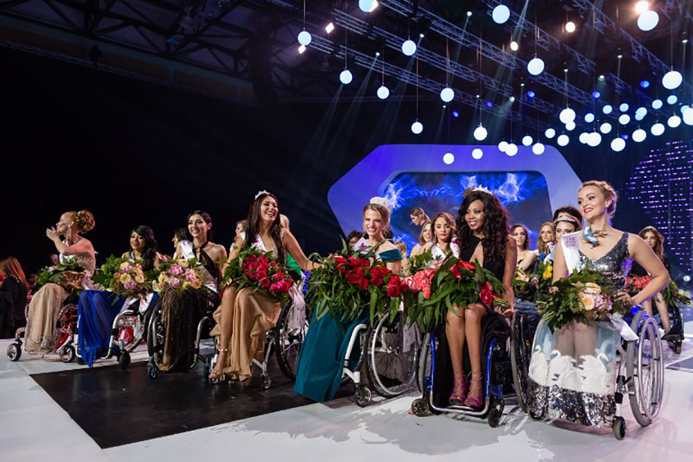 "Toutes gagnantes" au premier concours Miss Monde en fauteuil roulant