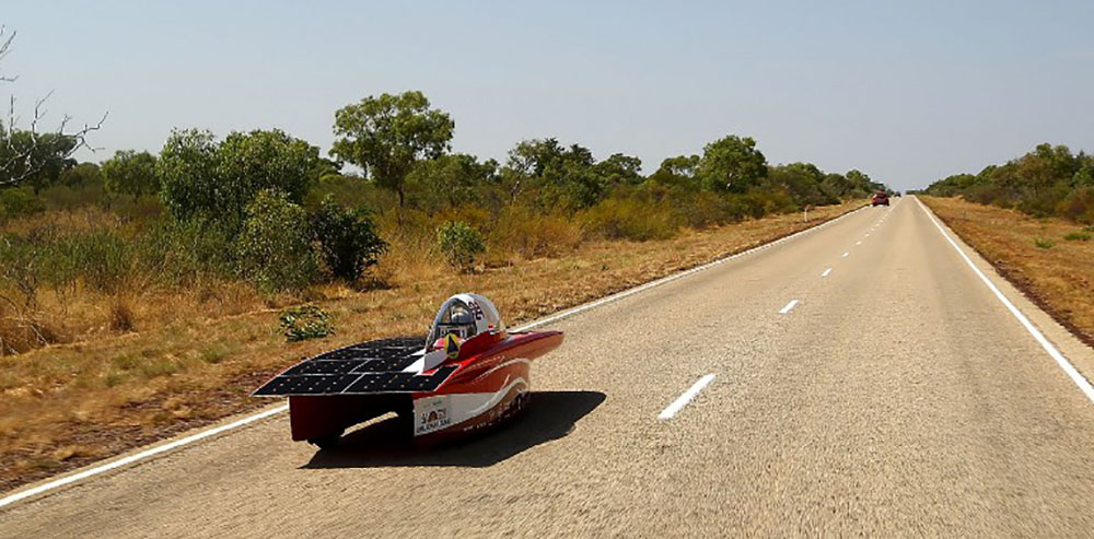 Course automobile solaire à travers l'Australie
