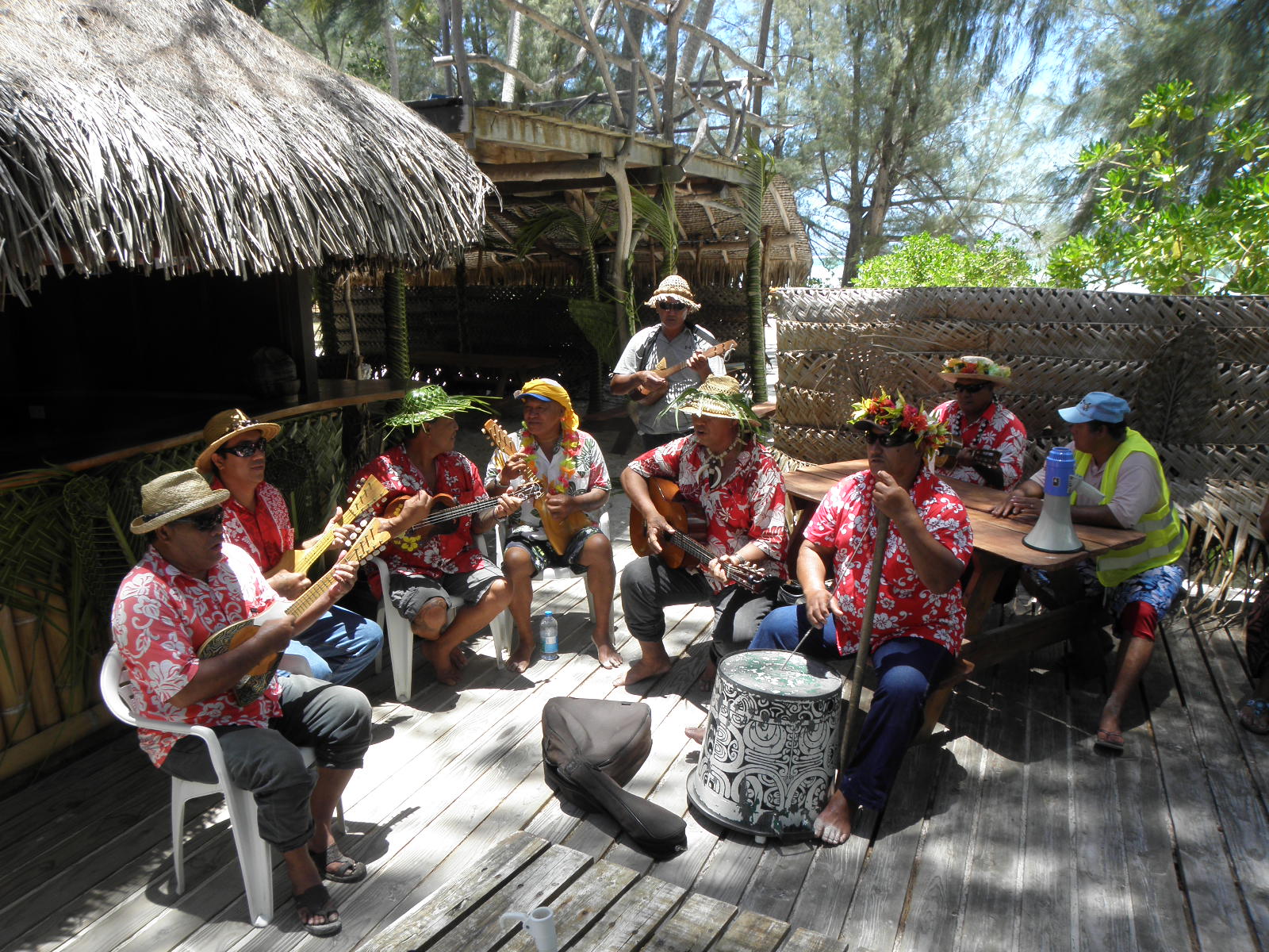 Reva I Eimo Nui: Revisiter l’île sœur Moorea en truck