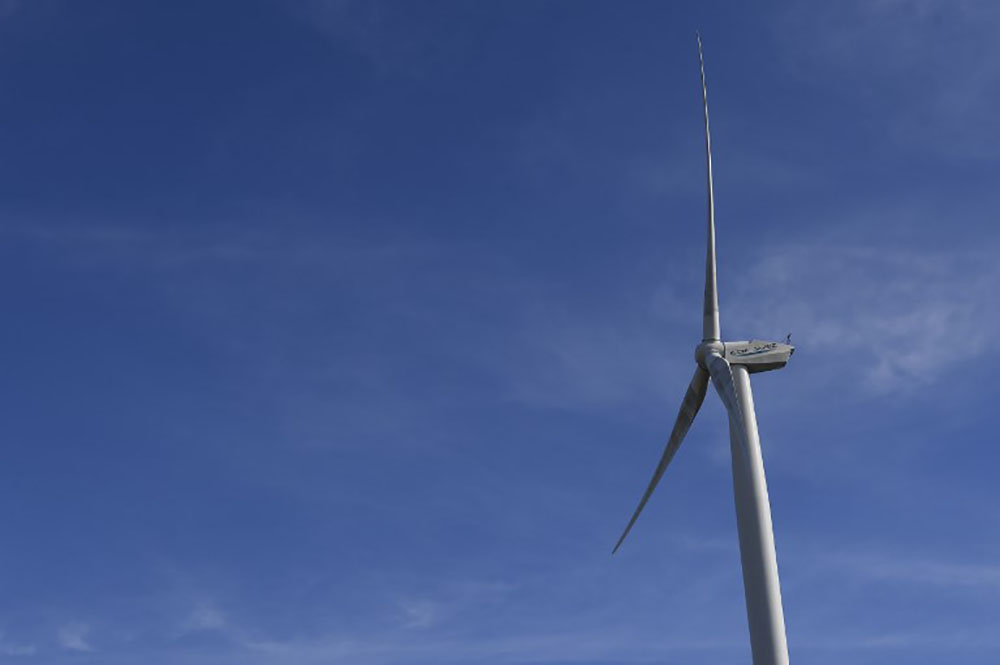 La première éolienne en mer de France inaugurée à Saint-Nazaire