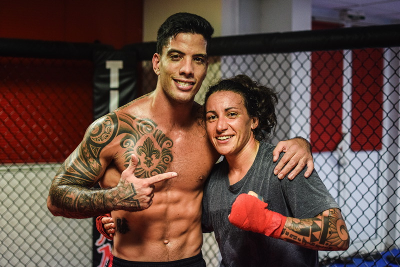 Flore Hani avec Raihere Dudes, son mentor tahitien