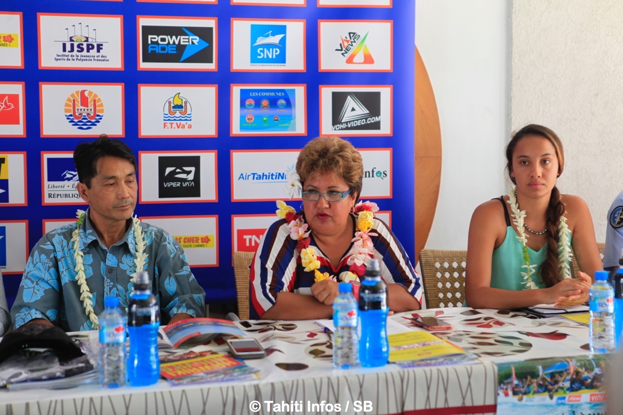 Au centre, Elise Maamaatuaiahutapu