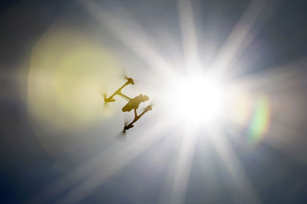 Nantes: un drapeau anti-Trump ciblé par un drone au sommet de la tour LU