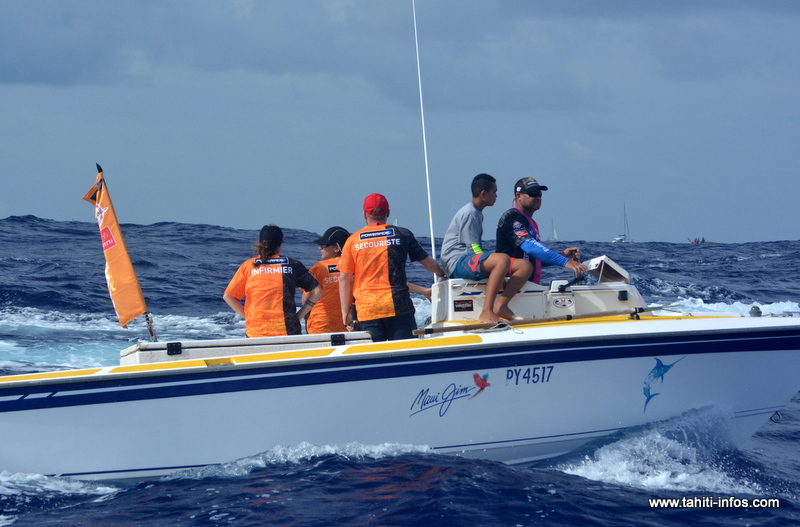Les secouristes ont six bateaux pour suivre la Hawaiki Nui, assurer la sécurité de la course et transporter 21 bénévoles et près de 700 kg de matériel.