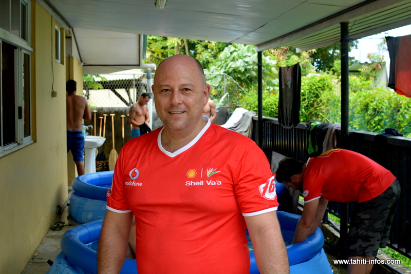 Laurent Girault, kinésithérapeute à Papeete, participe à la Hawaiki Nui Va'a depuis 19 ans, bénévolement.