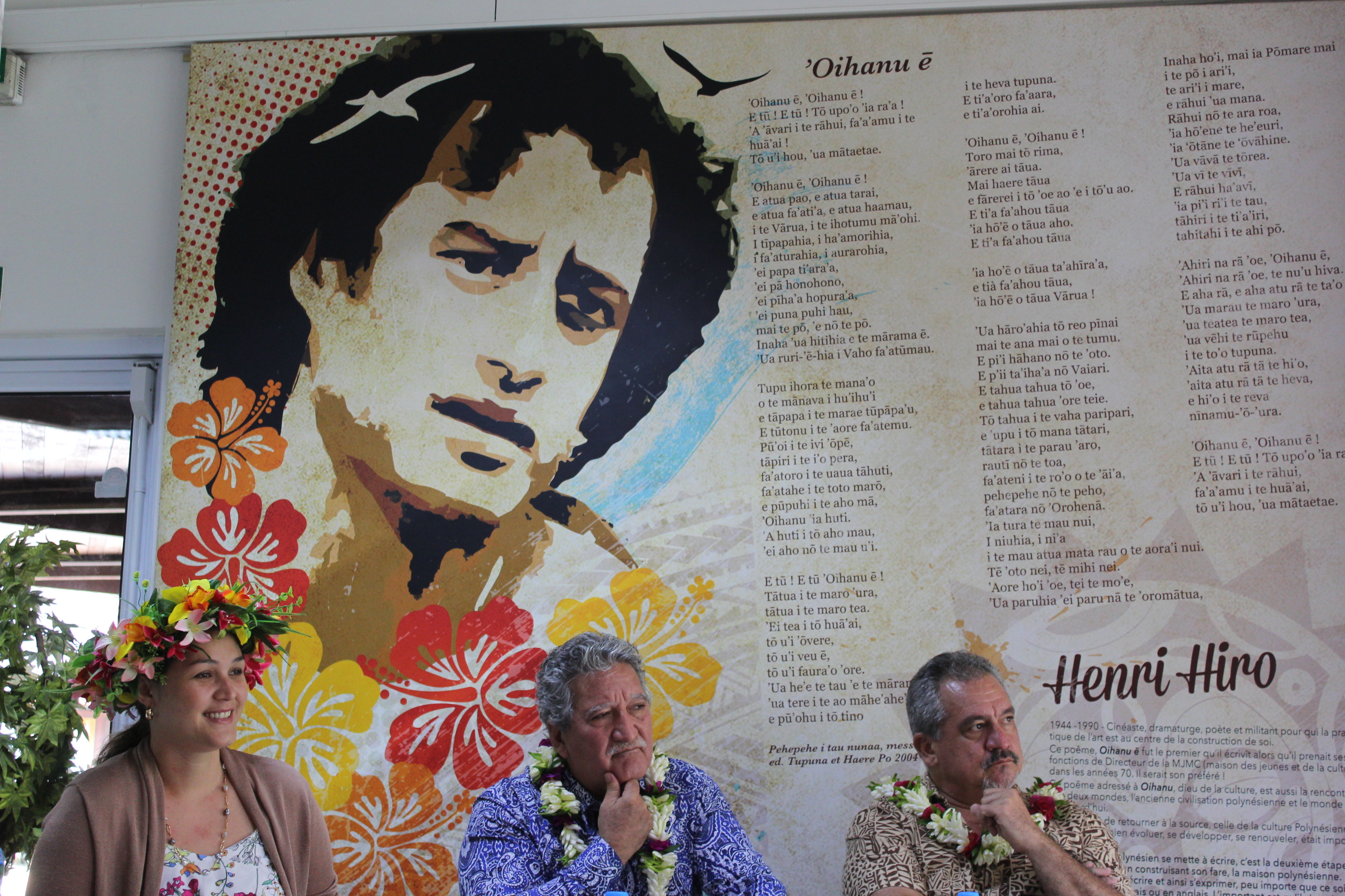La directrice de la Maison  de la Culture, Hinatea Ahnne, accompagnée du ministre du Numérique, Jean-Christophe Bouissou et de la Culture, Heremoana Maamaatuaiahutapu.
