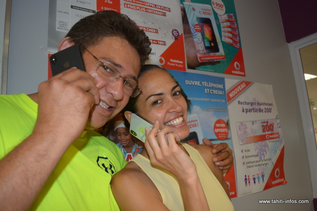 Heitiare Tribondeau a choisi un iPhone X silver, tandis que Vito Tapao a opté pour le gris très foncé.