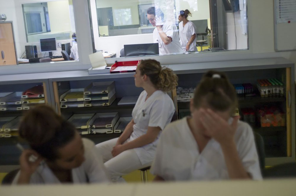 De la blague au harcèlement, les internes en lutte contre le sexisme à l'hôpital