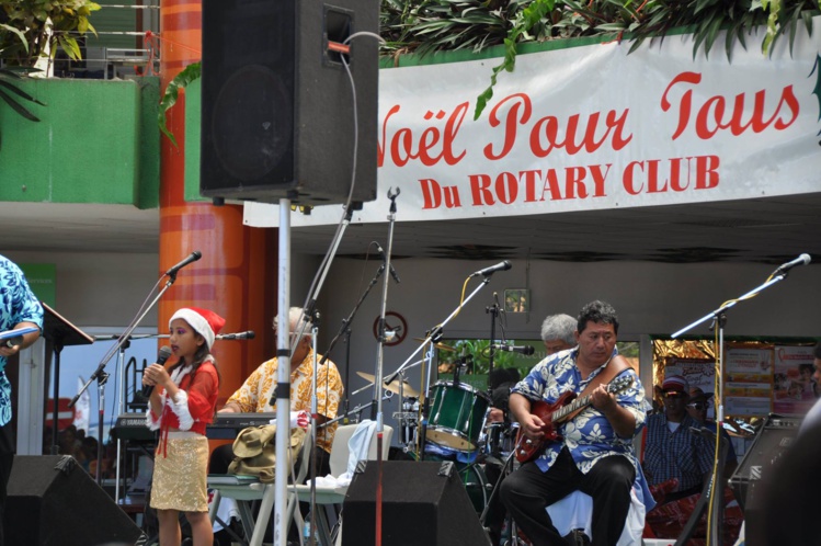 Récolte de vêtements et jouets à Punaauia