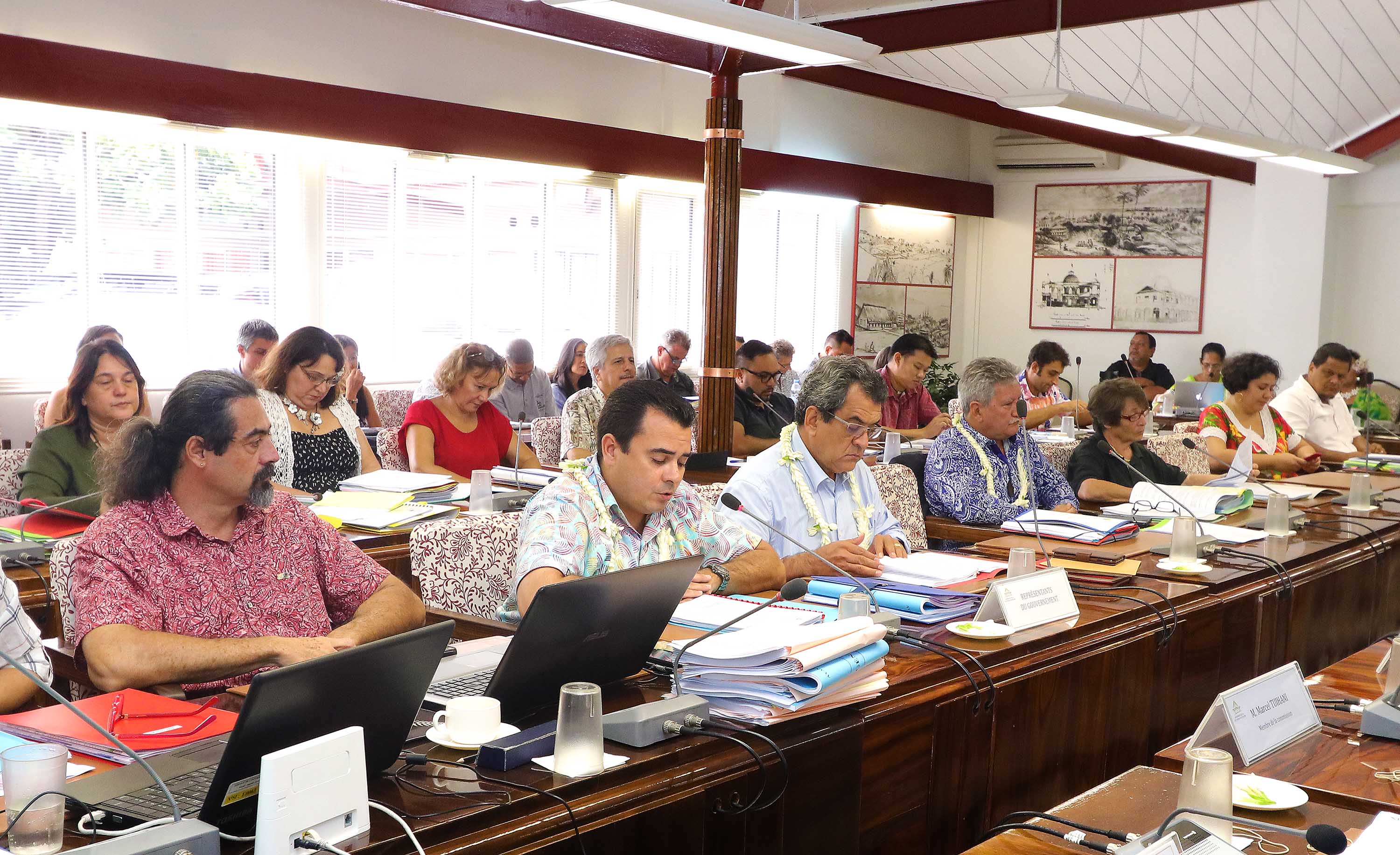 La commission de l'Economie et des Finances de l'Assemblée de la Polynésie française examine le projet de budget général 2018