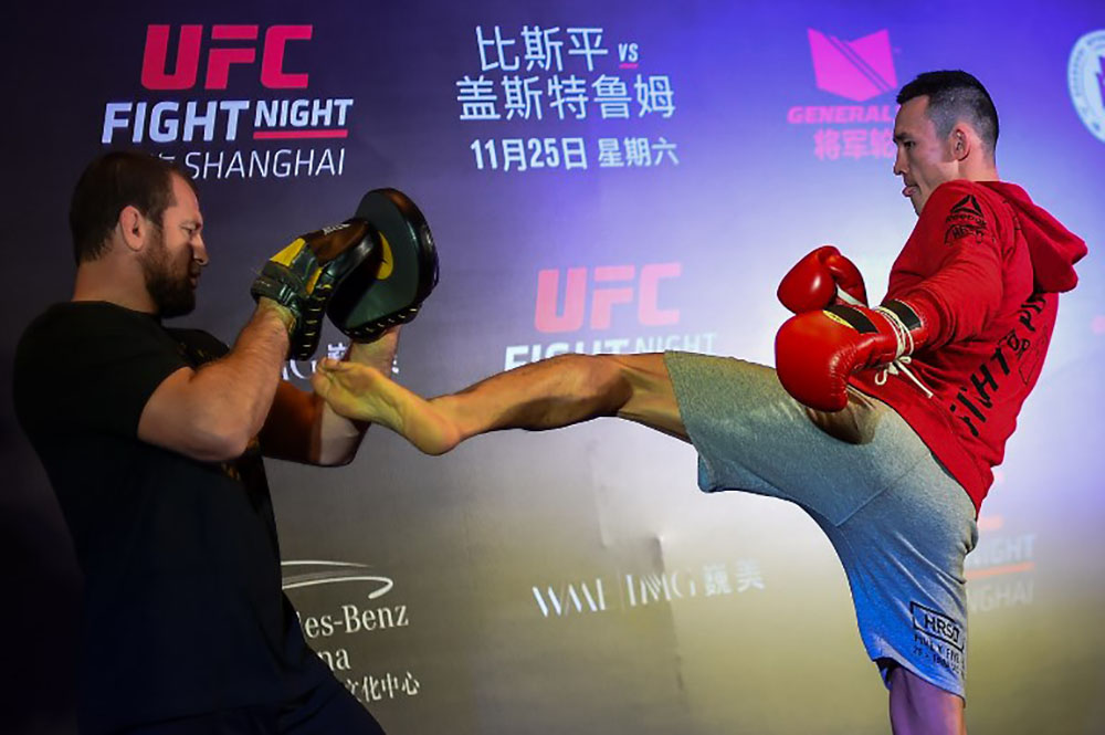 "Supermaman" et "La Sangsue": les MMA s'installent en Chine