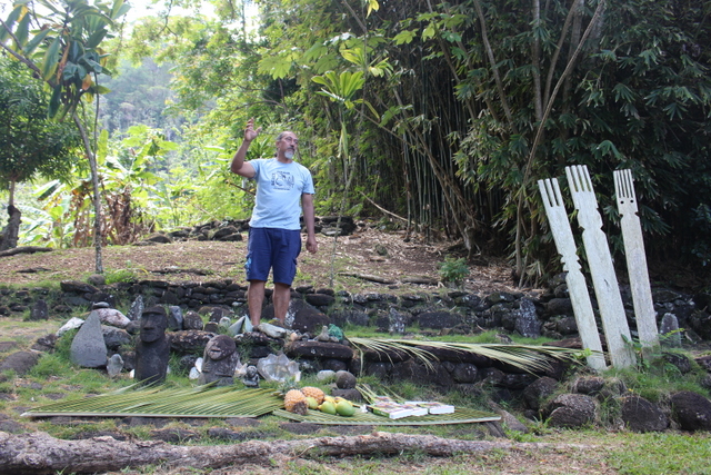 Sunny Moana'ura Walker, "le païen", "l'homme de la terre"