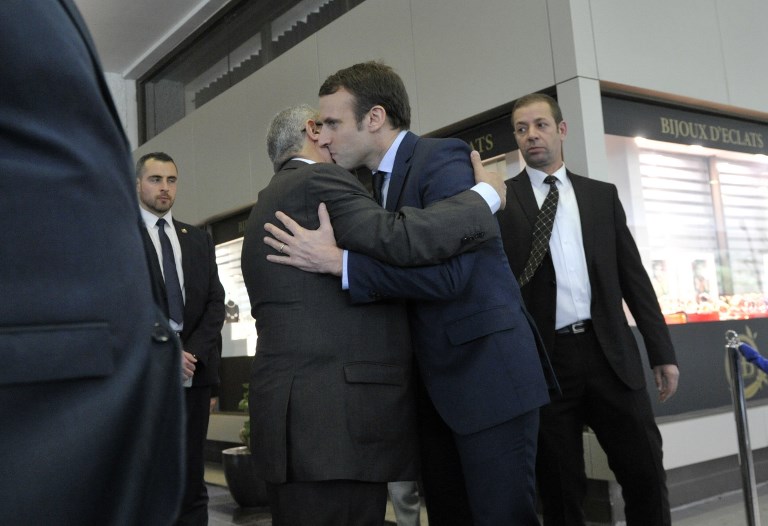 Macron à Alger en "ami" "pas otage du passé"