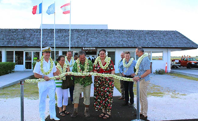 Rangiroa : le nouveau parking d’aviation de l’aéroport inauguré