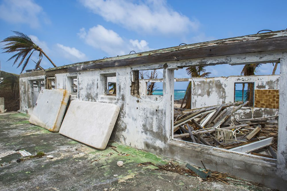 Ouragans: l'UE débloque une avance de 5 millions d'euros pour Saint-Martin et la Guadeloupe