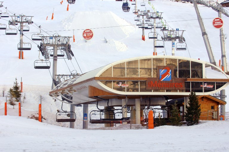 Chamrousse (Isère): 150 skieurs évacués sans incident de télécabines en panne