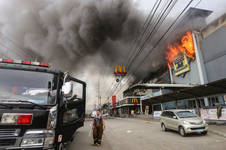 Incendie d'un centre commercial aux Philippines : 37 corps retrouvés