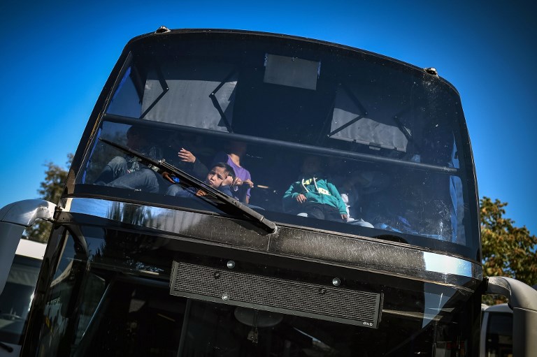 Un migrant fait le trajet Belgrade-Zagreb agrippé sous un autobus