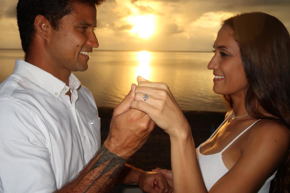 Michel Bourez demande Vaimiti Laurens en mariage