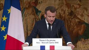 Macron annonce une loi contre les "fake news" en période électorale