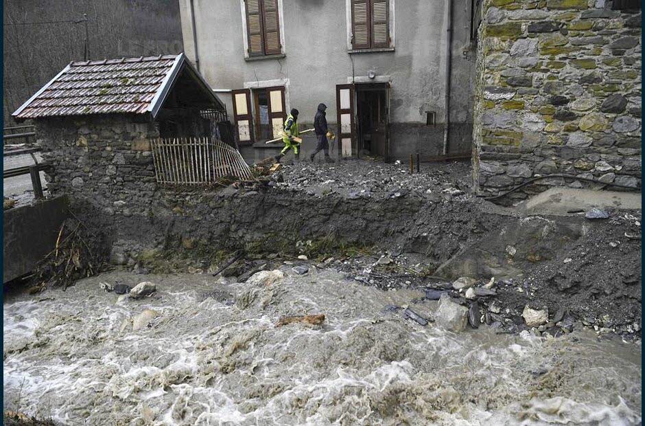Il portait secours à une famille, un pompier volontaire emporté par les crues en Isère