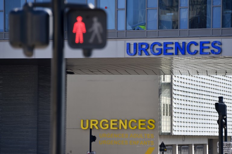 Hôpitaux: mille médecins et cadres de santé sonnent l'alerte
