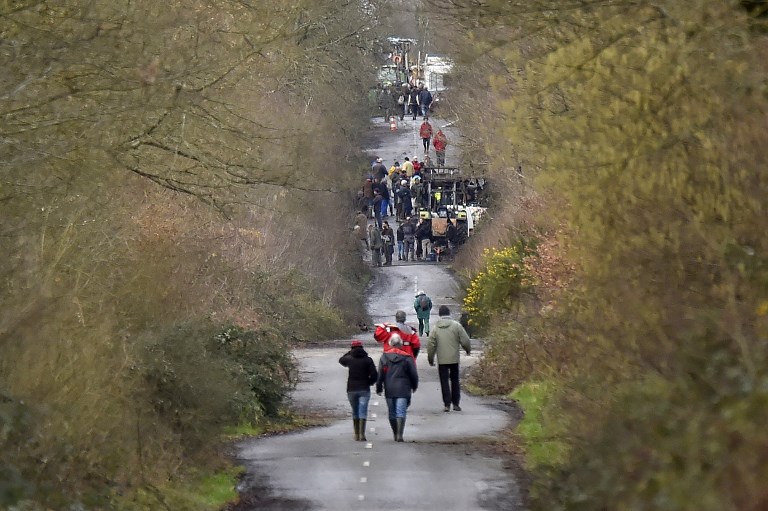 Opération nettoyage de "la route des chicanes" amorcée, les médias écartés