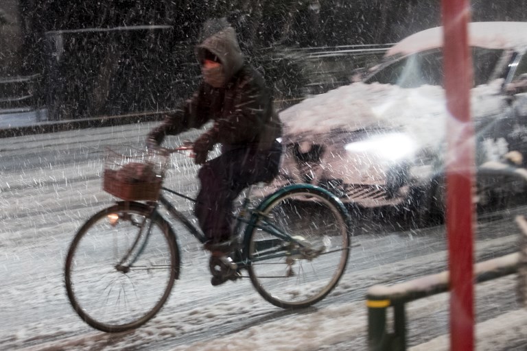 Neige au Japon: des dizaines de blessés, des centaines de vols annulés
