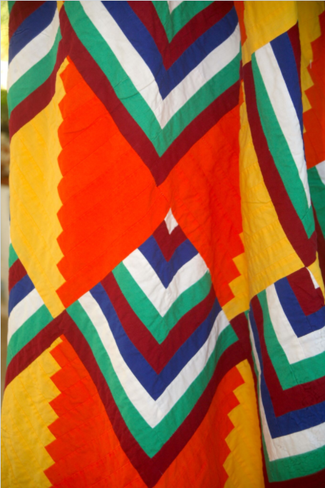 Les mamas de l’île excellent dans l’art de réaliser des tifaifai très colorés.