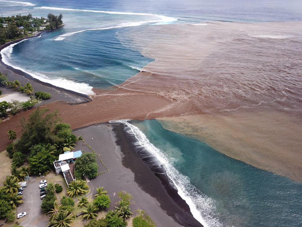 Surf – Taharu’u : Le spot de Papara méconnaissable