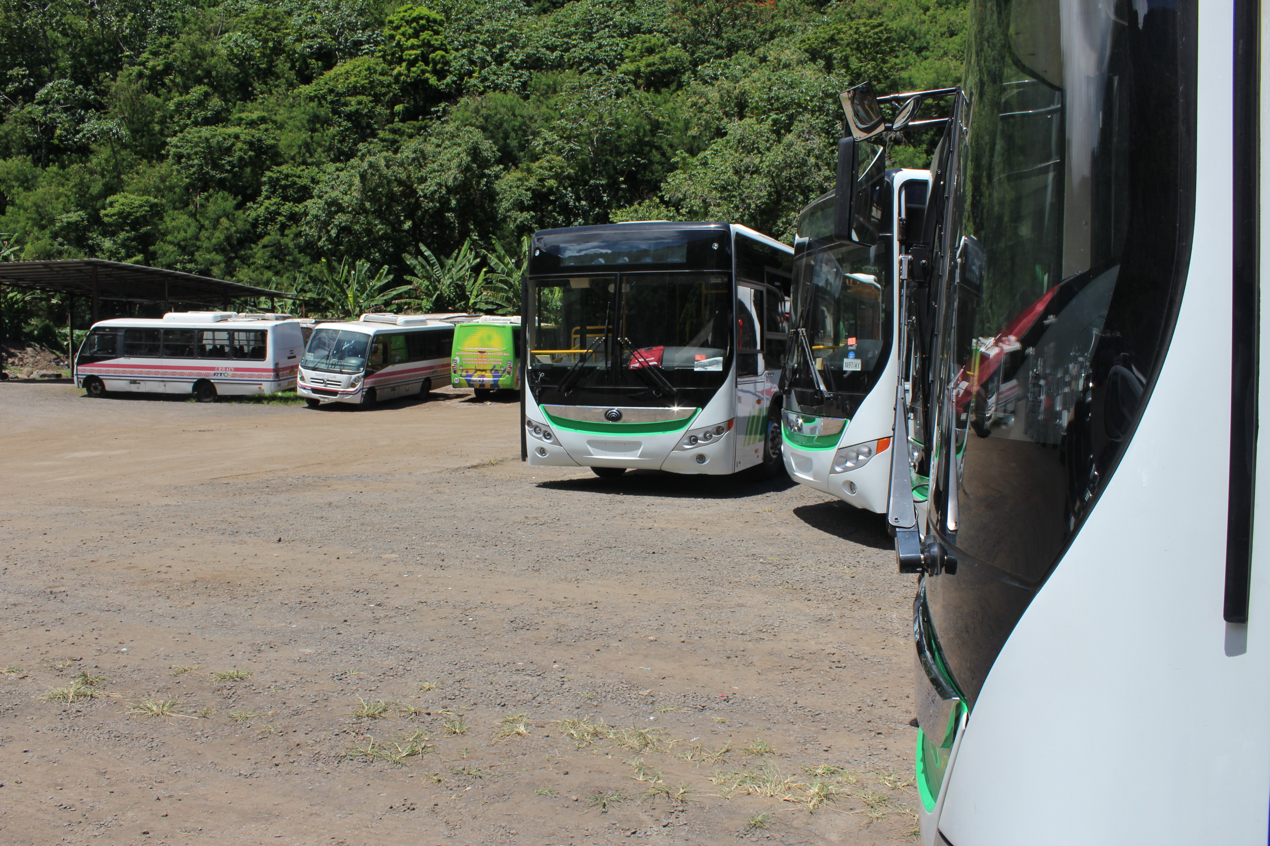 Transports en commun : Quatre nouveaux bus scolaire pour la Presqu'île
